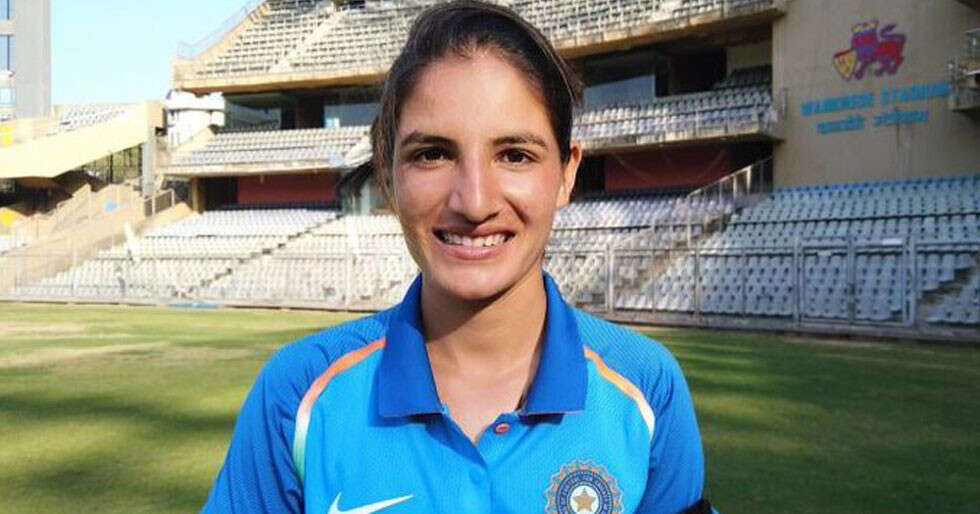 Bowler Renuka Singh Thakur Joins Indian Cricket Team For Australia Tour |  Femina.in