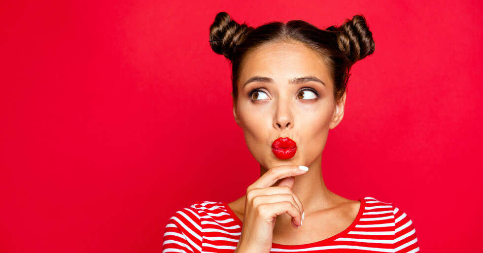 Watch Daniel Bauer Give A Chic And Glam Twist To The Trendy Space Buns - Vimarsana News