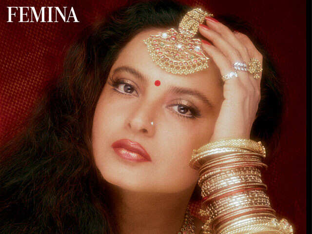 #LivingLegendsOfCinema: Rekha, Bollywood's Original Fashionista