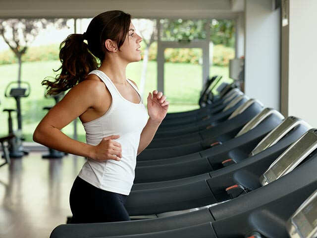 An Expert Explains The Pros And Cons Of Treadmill Running Femina In