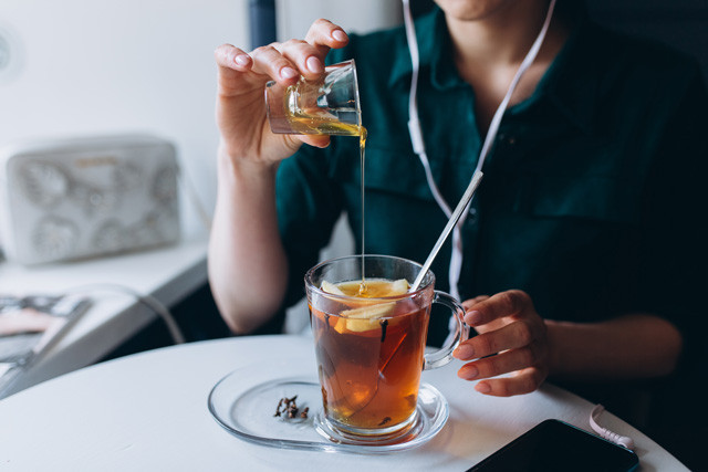 Drinking Lemon Tea Benefits by Aiding Urinary Tract Health