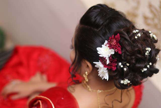 Indian Wedding Bun Hairstyle With Flowers and Gajra! | Indian wedding  hairstyles, Hair design for wedding, Bun hairstyles