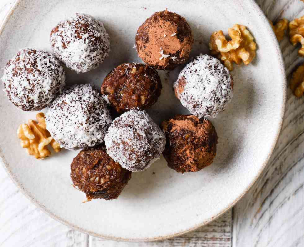 sm Vegan desserts - Walnut Chocolate Bliss Balls