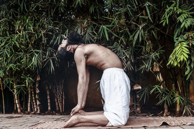උස්ත්රාසනා