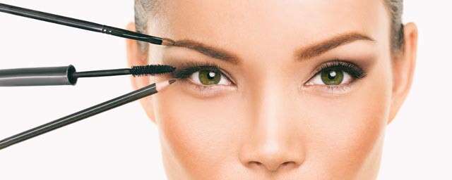 Perfecting the Cat Eye Look