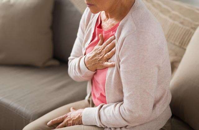 Home Remedies For Pneumonia: Chest Pain