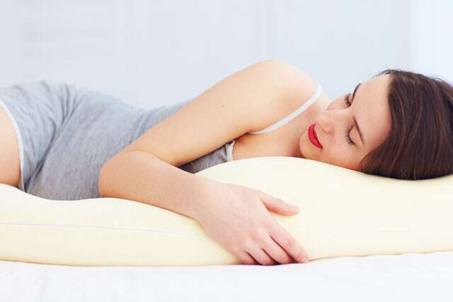 Pregnancy Pillow v/s Regular Pillow