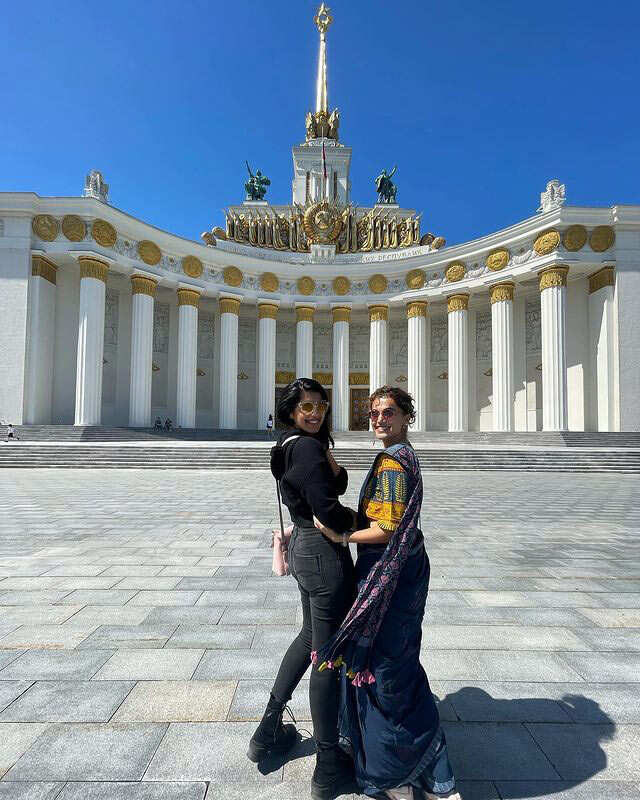 Taapsee Pannu Xxx Com Sexy Bf - Taapsee Pannu Rocks A Sari In Russia | Femina.in