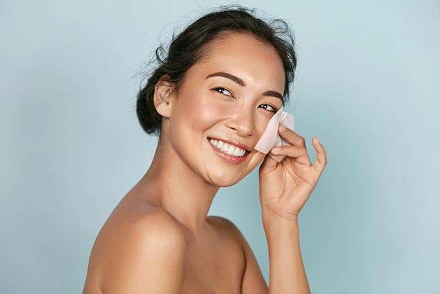 Remove Excess Sebum From Face With Gram Flour