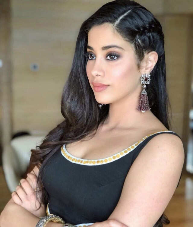 Janhvi Kapoor's Signature Makeup Look