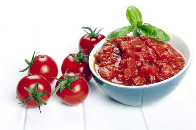 Tomato To Get Smooth Skin