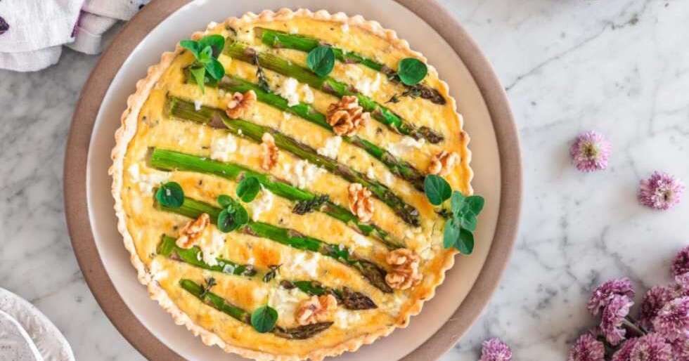 #CookAtHome: Asparagus, Goat Cheese & Walnut Tart | Femina.in
