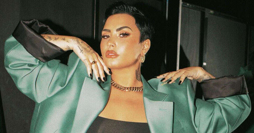 Demi Lovato Comes Out As Non-Binary Person And Internet's In Love - Vimarsana News