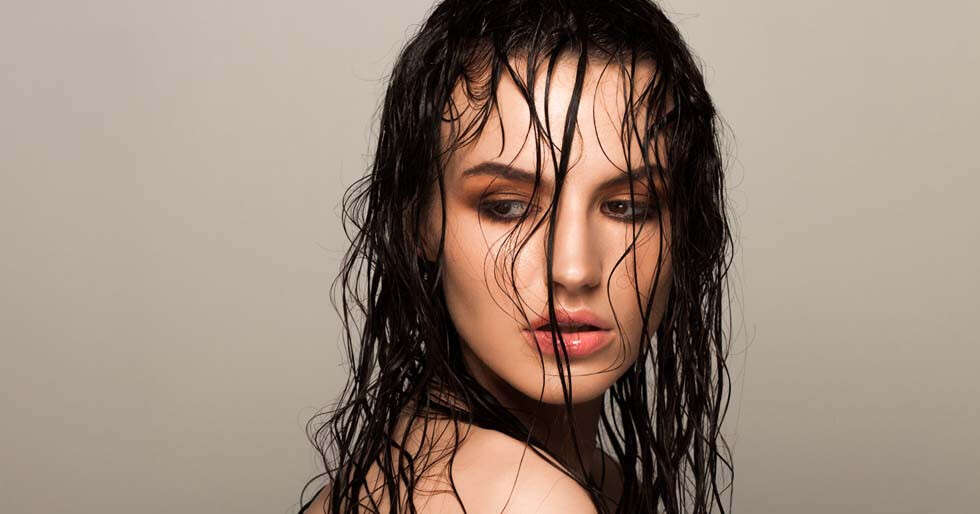 Wet Hair Mistakes Stylists Say Are Ruining Your Hair