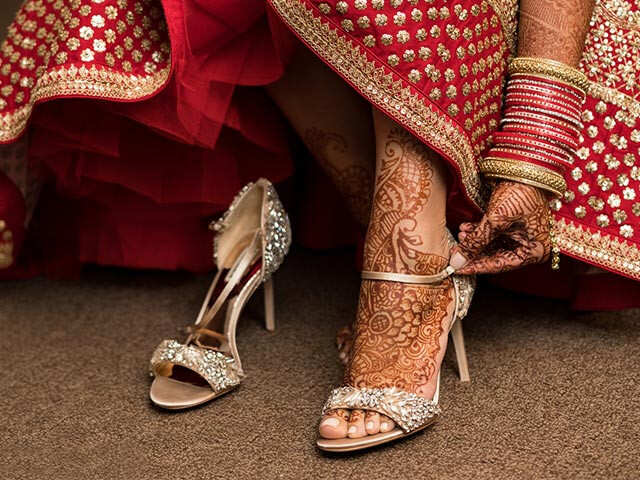 bride's feet | Indian wedding shoes, Indian shoes, Bridal sandals