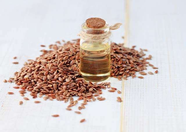 4 ways to use flaxseeds for smooth and frizz-free hair 