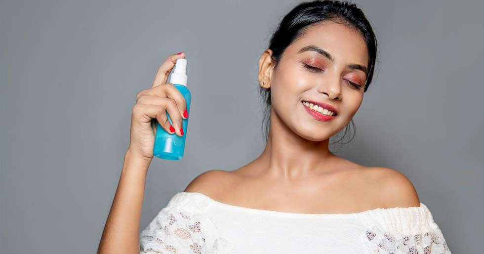 Setting Sprays For The Combination Skin Type | Femina.in