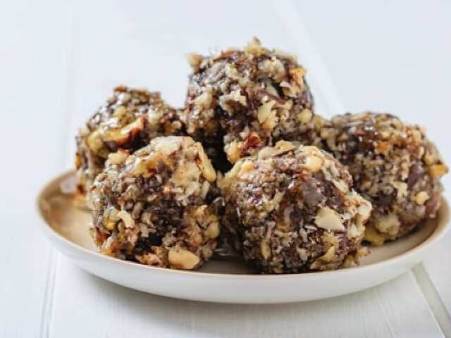 #FeastingWithFemina: Easy Fruit & Nut Balls | Femina.in