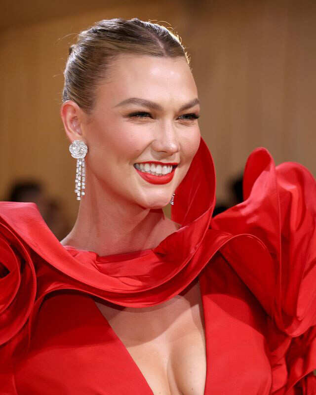 Karlie Kloss’s De Beers earrings