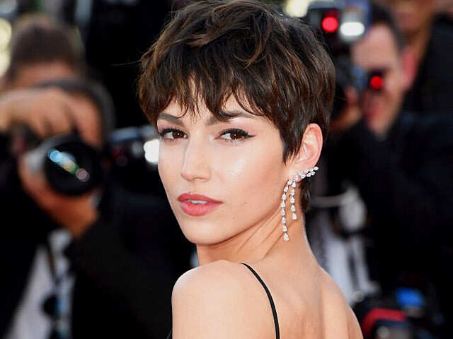 If You're Getting The Pixie a la Tokyo, Here's What You Should Know ...