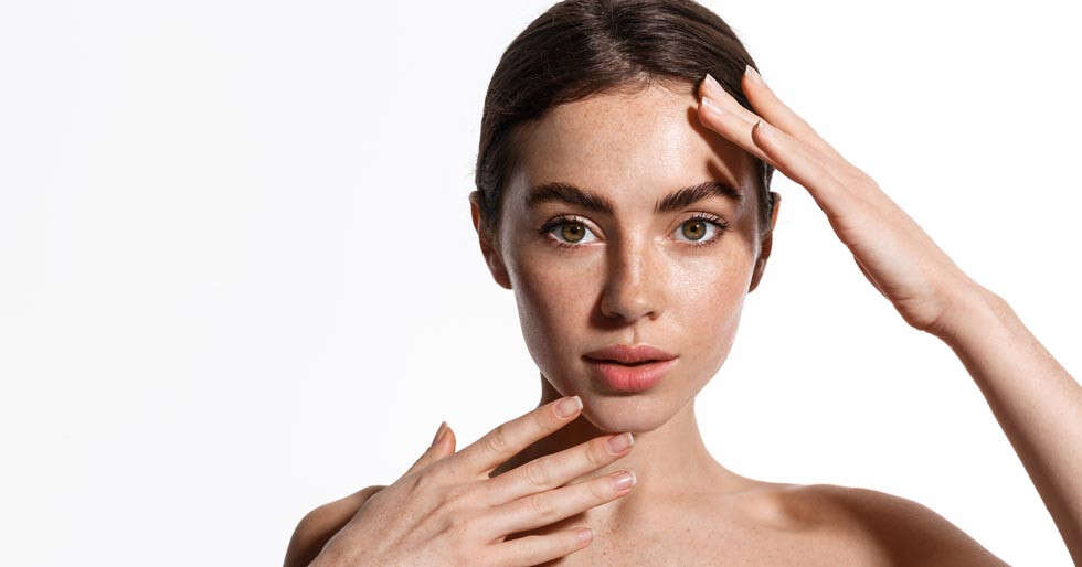 Adult Acne 101: An Expert Dermat Breaks It Down For You - Vimarsana News