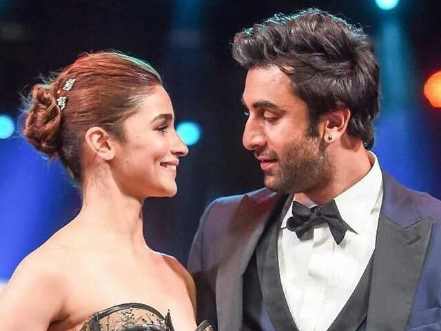 Brahmastra star Alia Bhatt wins internet by fixing Ranbir Kapoor's