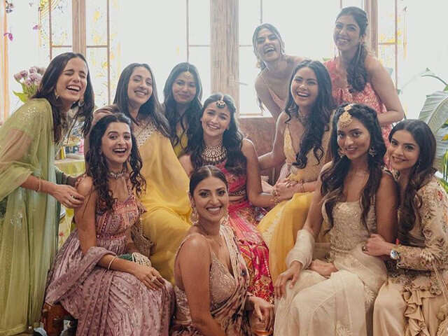 Alia Bhatt Six 2019 Xxx - Bride Alia Bhatt Looked Amazing On Her Wedding, But So Did Her Bridesmaids  | Femina.in