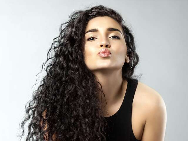Care Tips For Curly Hair During Seasonal Changes 