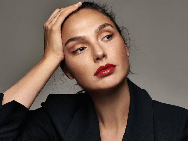 6 Recent Beauty Looks Of Gal Gadot That Prove Less Is More | Femina.in