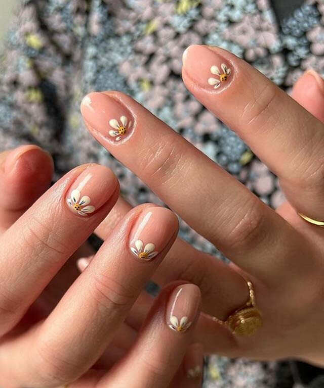 Bookmark These Floral Nail Art Styles For The Summer