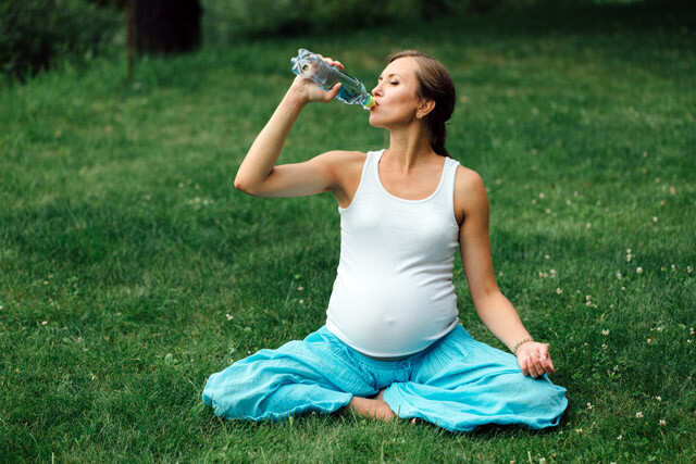 Ways In Which Pregnant Women Can Beat The Summer Heat | Femina.in