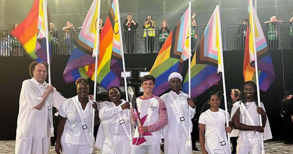 Queer Indian Sprinter Dutee Chand Held The Pride Flag At CWG Inauguration - Vimarsana News