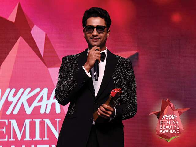 Vicky Kaushal Bags Icon Of The Year At NFBA 2022