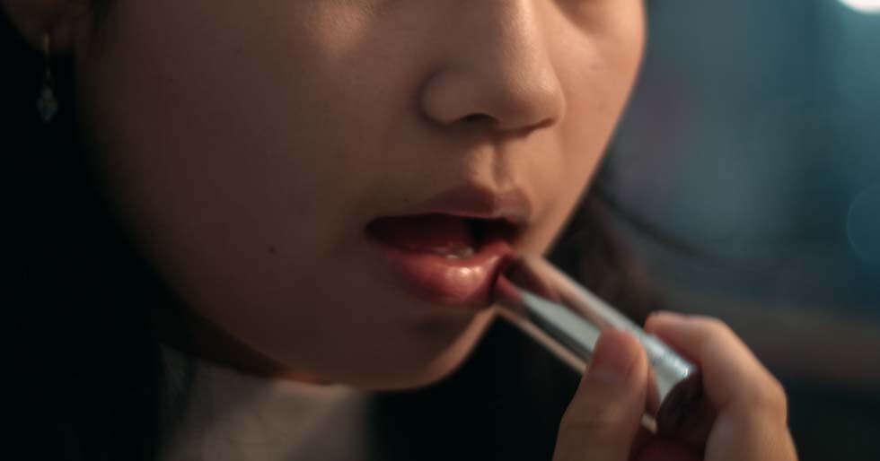 Best Tinted Lip Balms That Will Give Your Lipstick A Tough Competition - Vimarsana News