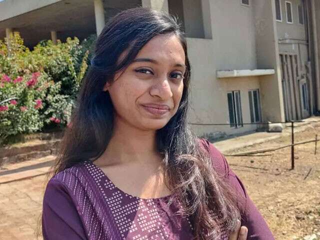 22 YO Shabana Shaikh Clears NEET & Secures Medical Seat, Braving All Odds |  