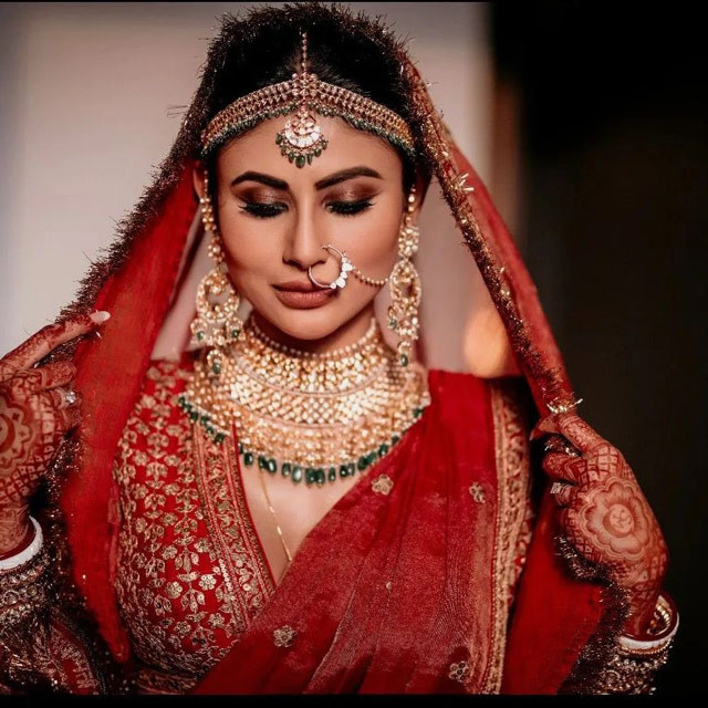 8 Brides Who Dazzled In Manish Malhotra's Traditional Red Lehengas On Their  Wedding