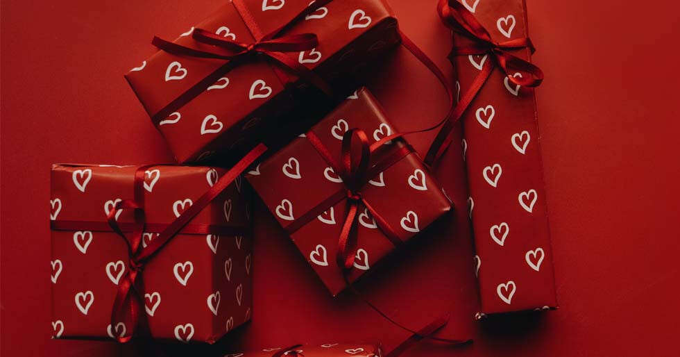 Here's Femina's Ultimate Beauty Gifting Guide For Valentine's Day - Vimarsana News