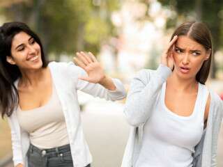 Out With The Toxic! 5 Friendship Red Flags To Watch Out For