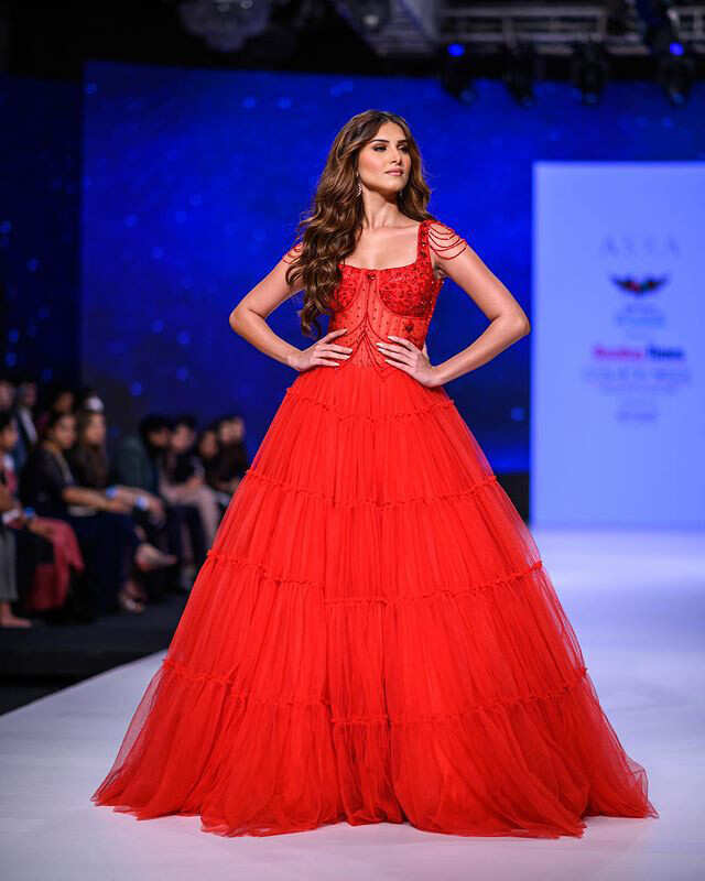 7 Best Offbeat Cocktail Gowns That These Real Brides Wore-#trendalert! |  Indian wedding gowns, Cocktail gowns, Engagement dresses