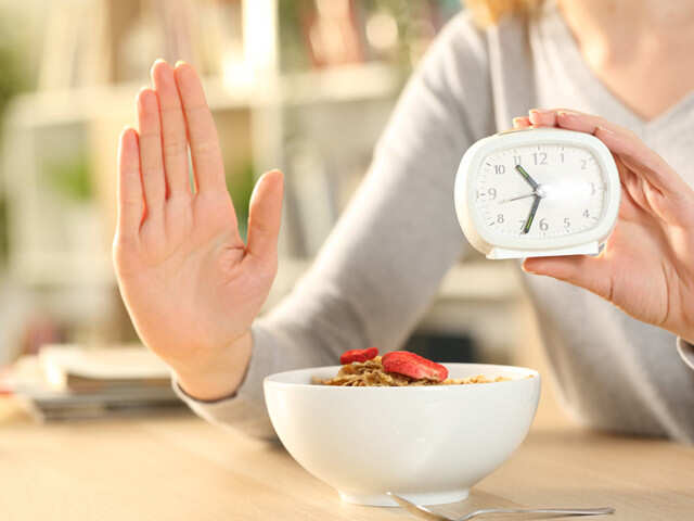 5 questions about intermittent fasting | NIH MedlinePlus Magazine