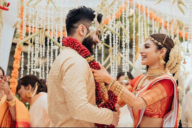 From Nithya Ram's lively 'Haldi' ritual to Ashitha Chandrappa's emotional  'Kanyadhaana' moment; Candid moments of Kannada actresses from their wedding  | The Times of India