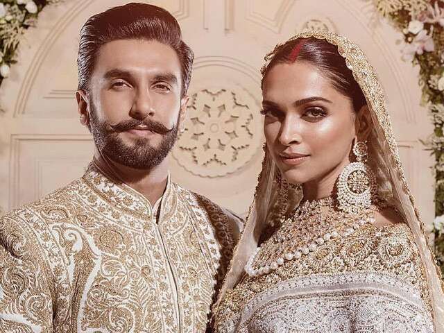 Cute Moments Of Ranveer Singh & Deepika Padukone That Melted Our Hearts