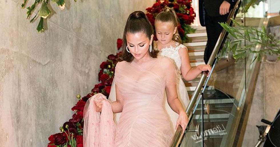 What Did You Wear on Your Birthday? Selena Gomez Wore a Custom Versace Dres - Vimarsana News