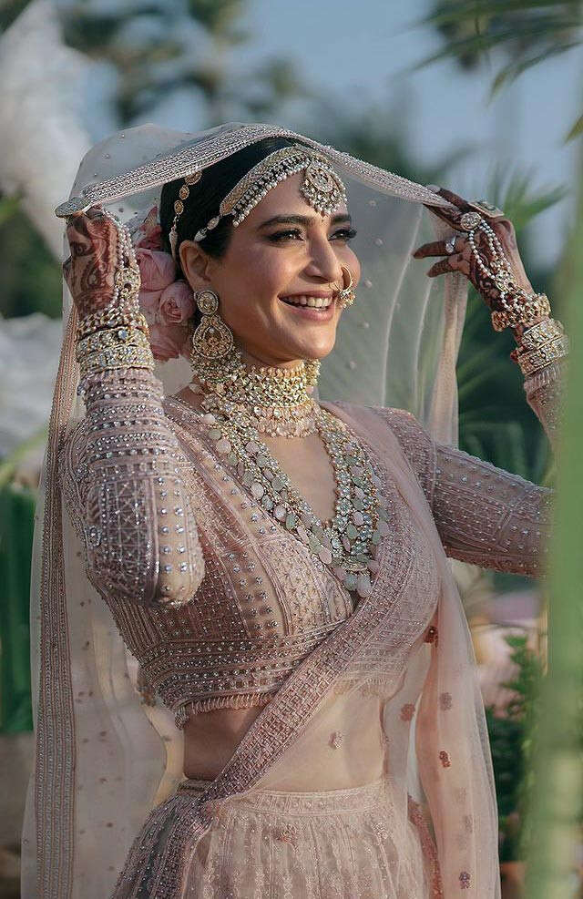 Comment on your thoughts on this south Indian bridal hairstyle by  @salmapromakeupndhair Follow @southindianbridalfashion for daily dose ... |  Instagram