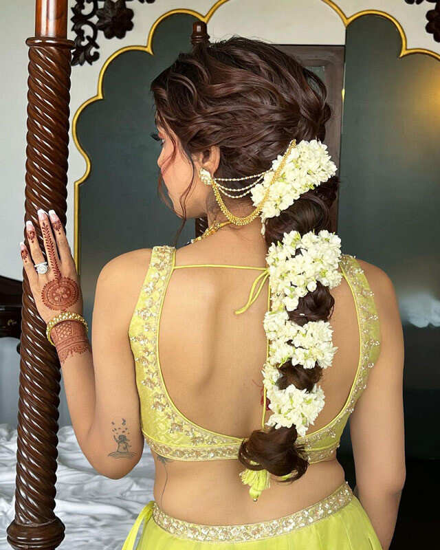 South Indian Brides on Instagram: “😍 South Indian Bridal hairstyle  inspiration 🥰 … | Indian bridal fashion, Indian bridal outfits, South  indian wedding hairstyles