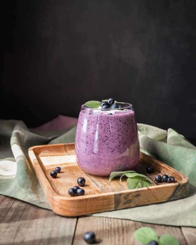 coffee and milk recipes - blueberry and honey coffee smoothie