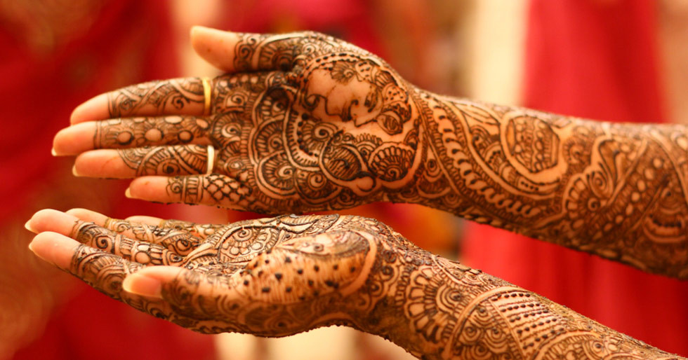 Brides To Be, Here Are Some Tips To Know For Your Bridal Mehendi |  HerZindagi
