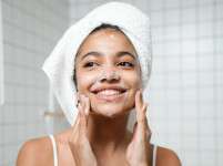 5 Non-Foaming Face Washes To Snag If You Have A Weak Barrier