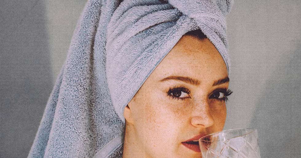 Here's Why I Can't Stop Washing My Hair Every Second Day - Vimarsana News