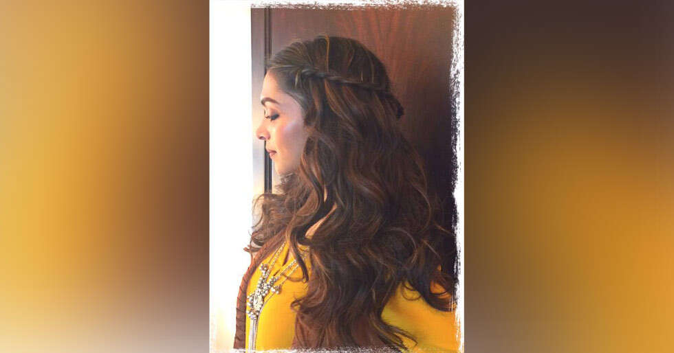 Daniel Bauer Takes Us On A Bohemian Trip With This Wild Textured Hairdo - Vimarsana News